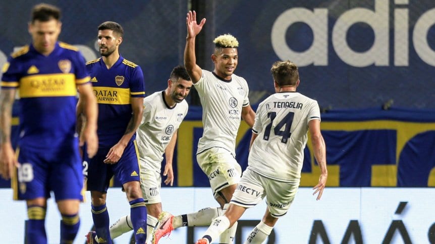Valoyes festeja el gol con el Talleres le ganó a Boca 2 a 1 en la Bombonera.